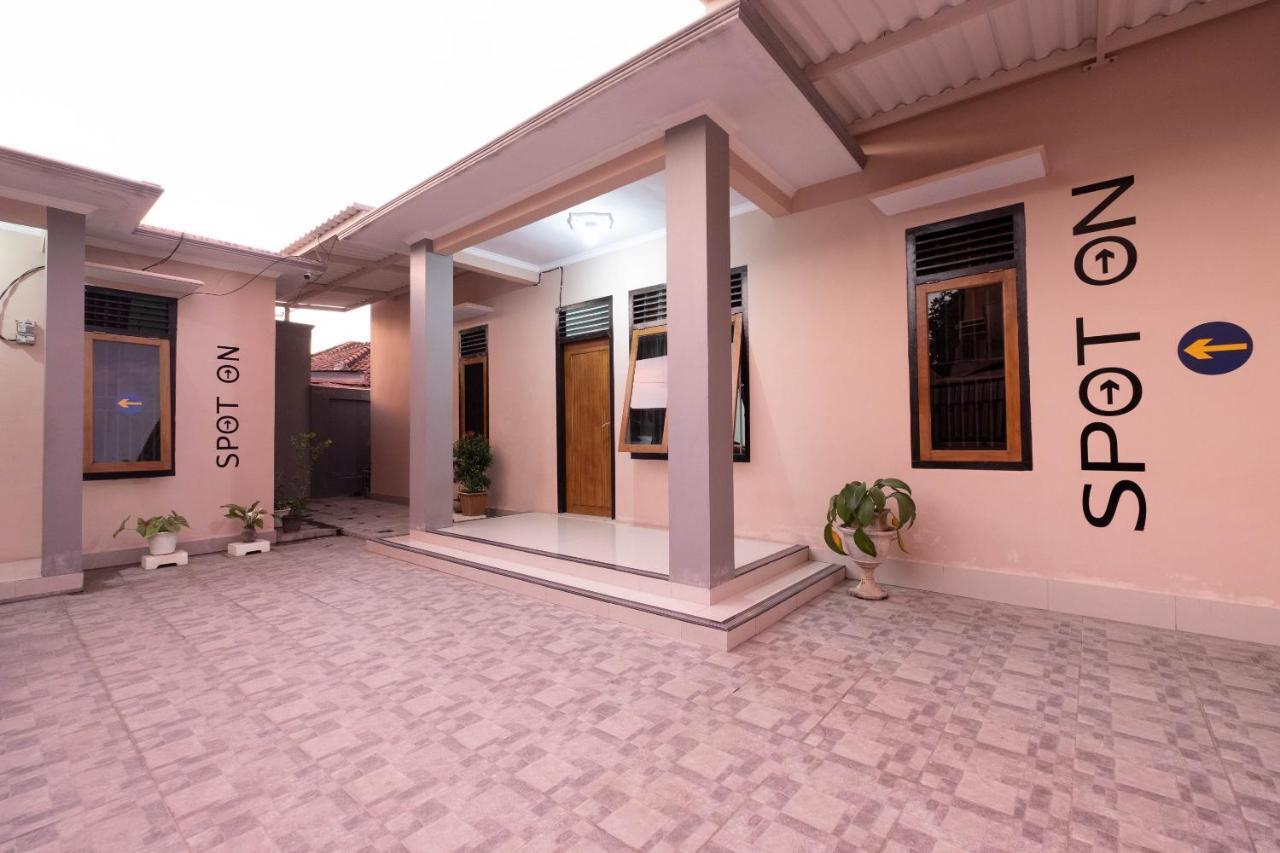 Spot On 1784 Tnc Residence Syariah Mataram Exteriér fotografie